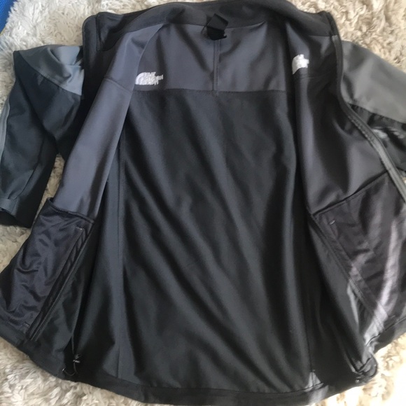 The North Face Soft Shell Jacket - Picture 8 of 8